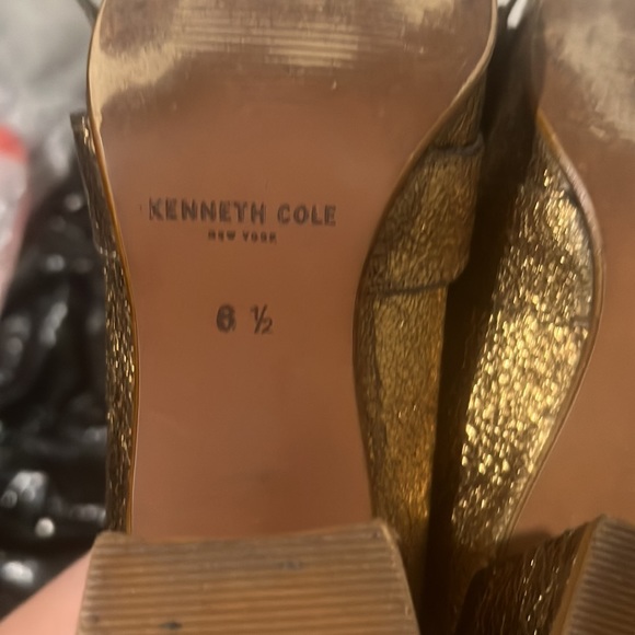Kenneth Cole size 6 1/2 bronze thick heel - Picture 8 of 8